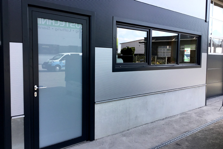Fenster- und Türsysteme für Sandwichfassaden